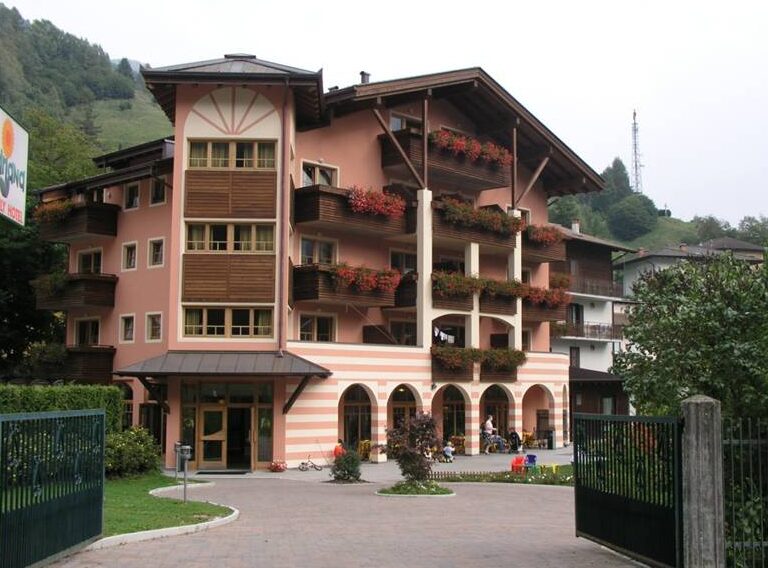 Ampliamento "Hotel Adriana" - Concei (TN)